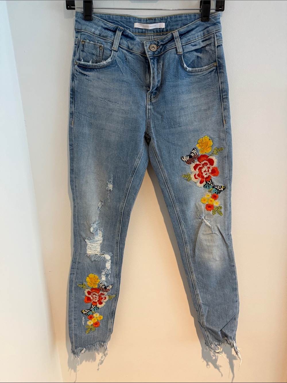 Zara Light Blue Embroidered Floral Ankle Jeans
